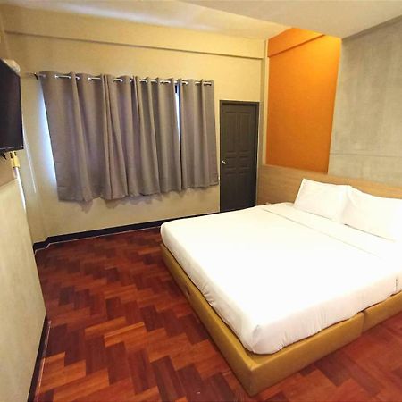 Go Inn Bts Surasak Silom Bkk โกอินน์ บีทีเอส สถานีสุรศักดิ์ กรุงเทพมหานคร ภายนอก รูปภาพ
